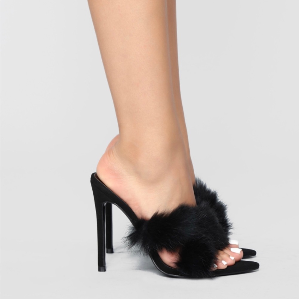 Foxy Heels - Picture 4 of 6